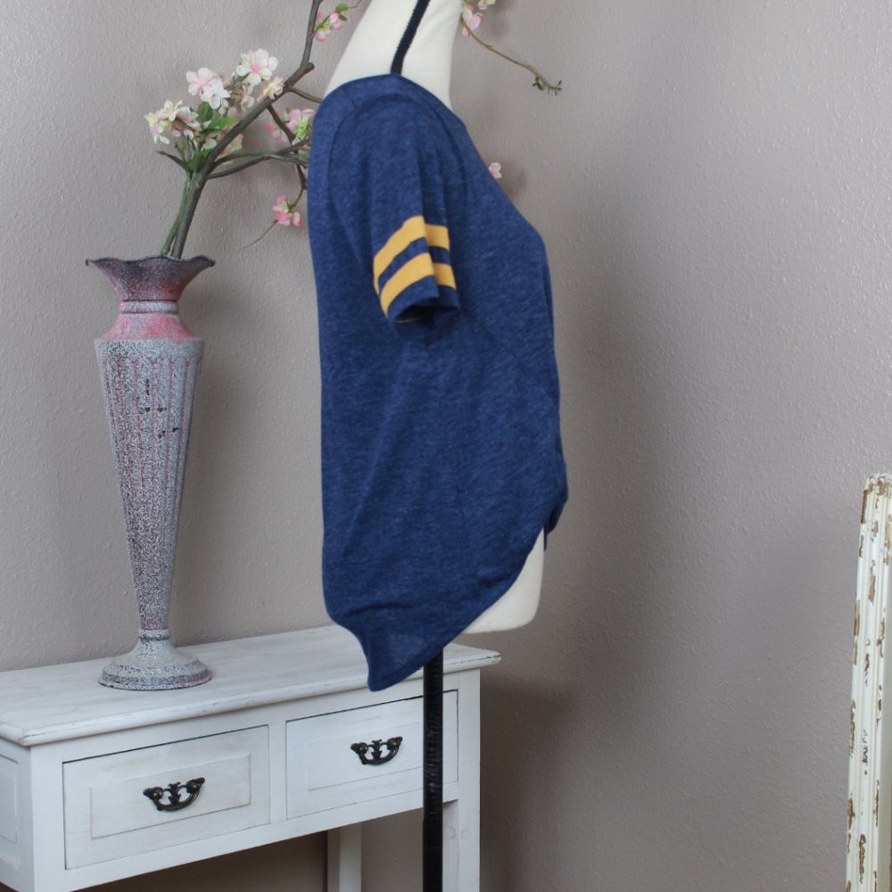 Wallflower Sport T-shirt Size M - Picture 2 of 3